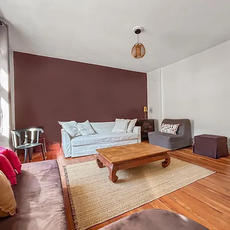 Lumineux & Elegant Centre Apartment